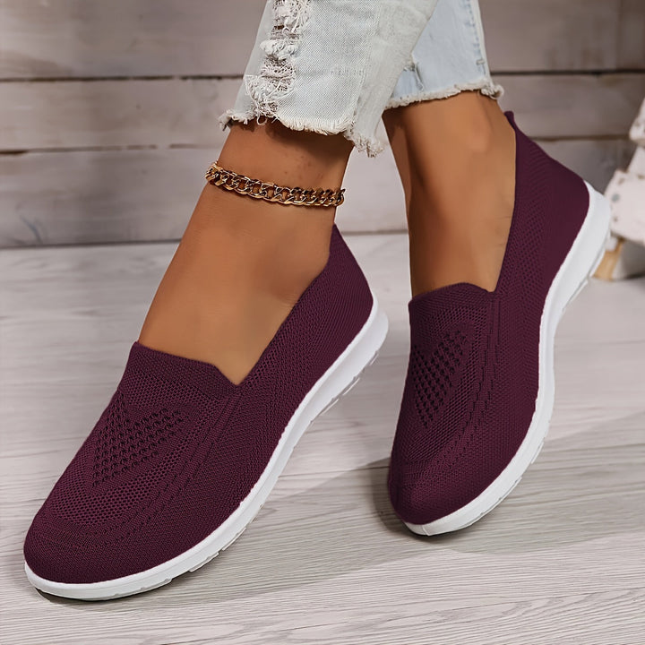 Komfortable Helena ortopædiske kvinder loafers i beige med åndbar overdel og flad sål, ideelle til daglig støtte.