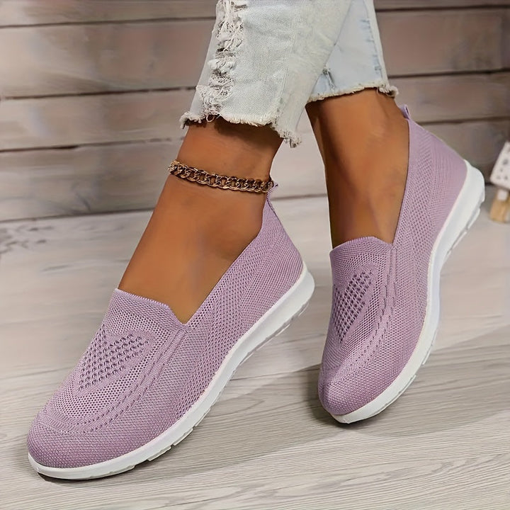 Komfortable Helena ortopædiske kvinder loafers i beige med åndbar overdel og flad sål, ideelle til daglig støtte.