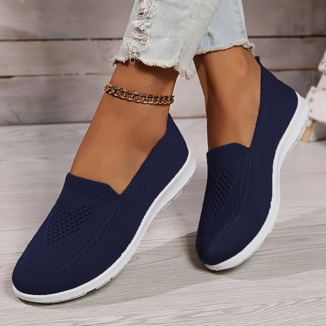 Komfortable Helena ortopædiske kvinder loafers i beige med åndbar overdel og flad sål, ideelle til daglig støtte.