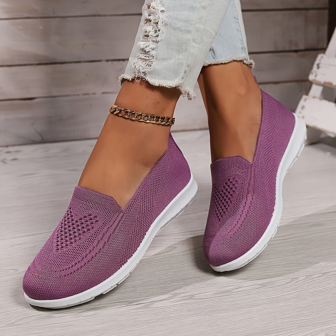 Komfortable Helena ortopædiske kvinder loafers i beige med åndbar overdel og flad sål, ideelle til daglig støtte.