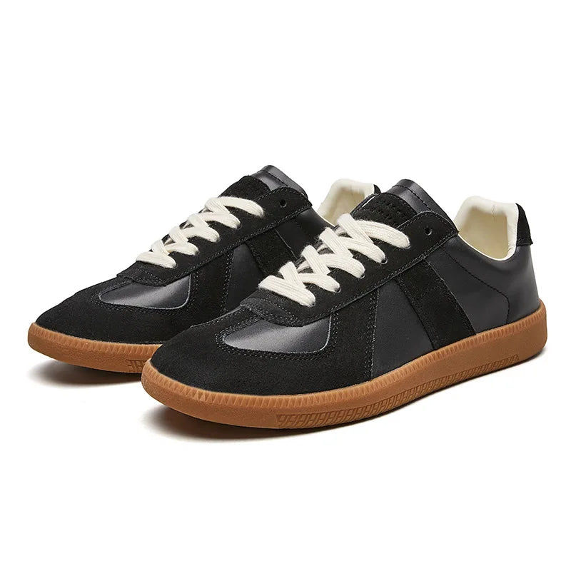 Moderne herre snøresko, komfortable sneakers i stilfuldt design med skridsikre såler.