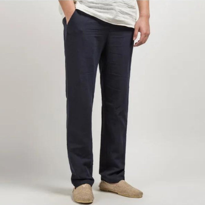 Sorte herreshorts med lige ben og elastik talje, en komfortabel og alsidig casual sommerstil.