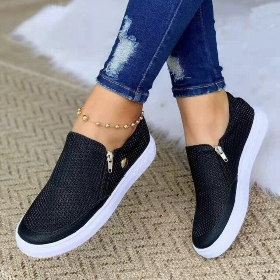 Komfortable slip-on damesneakers, lette hverdagssko til kvinder i moderne design. Perfekte casual sommersko.