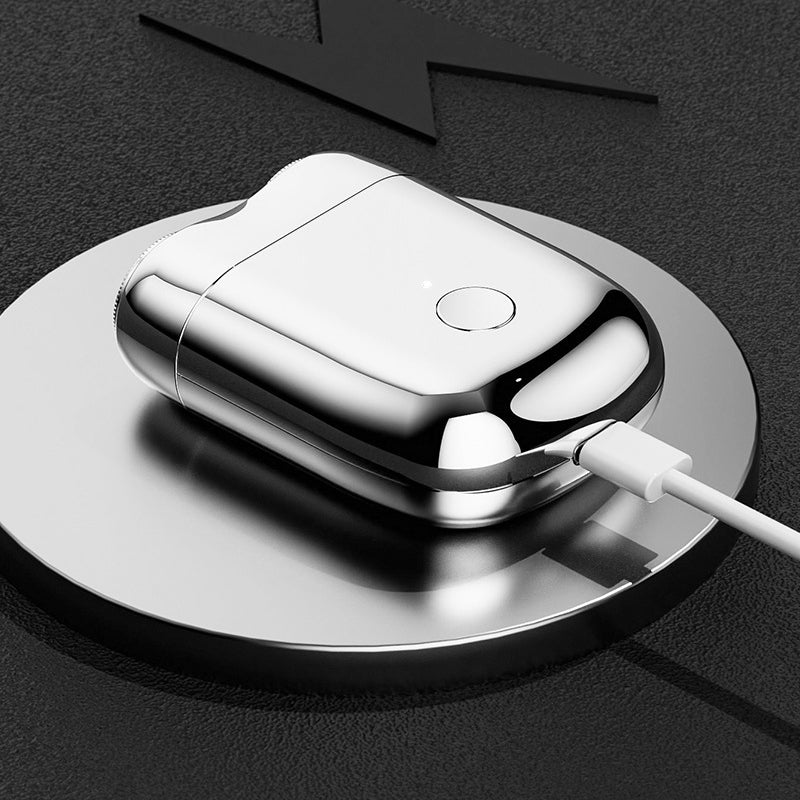 Ultra stille GlideTech barbermaskine. Kompakt, rejsevenlig elektrisk shaver for effektiv mænds grooming med USB-opladning.