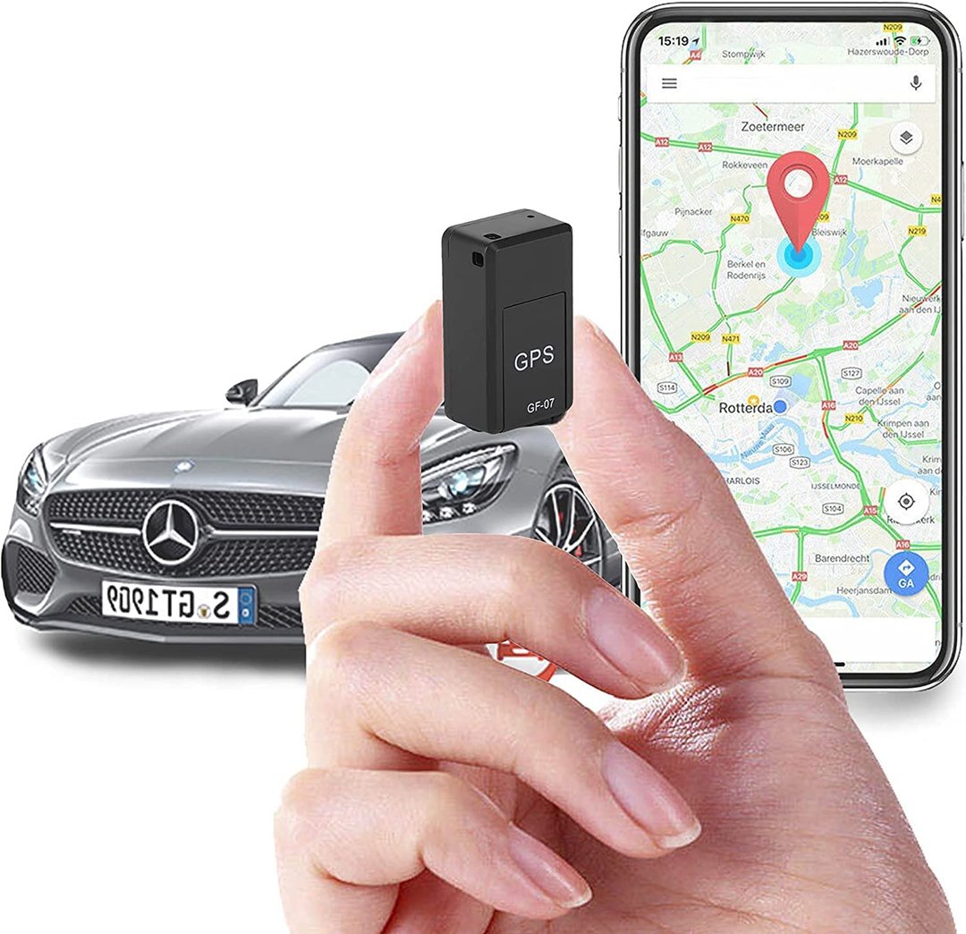 "Kompakt GPS-enhed med global dækning, diskret sort design, ideal til realtidssporing og magnetisk montering."