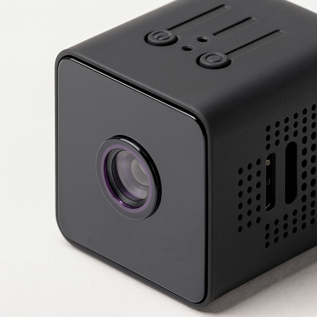 Mini sikkerhedskamera med nattesyn og 1080p HD til diskret overvågning, ideelt for ethvert hjem.