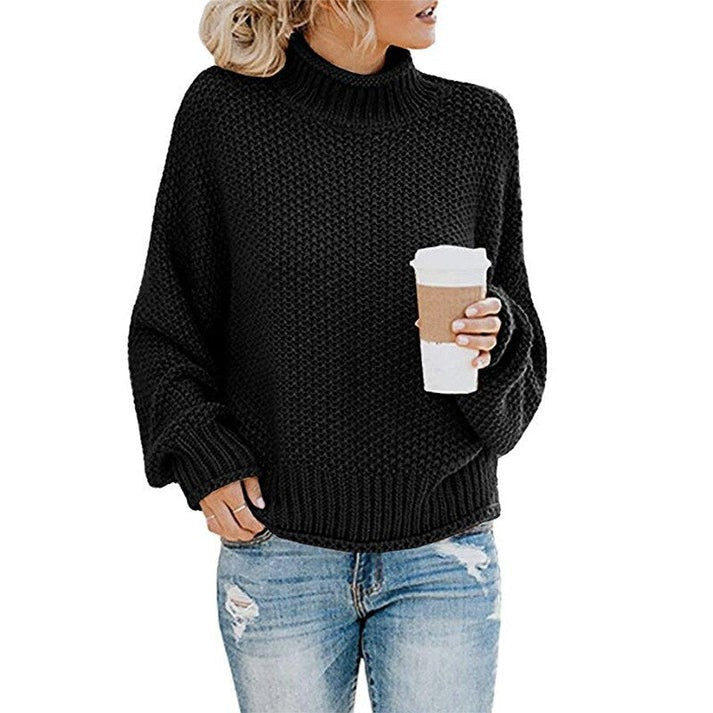 Nærbillede af blød, hyggelig rullekrave strik sweater for kvinder. Varm og alsidig mode top.