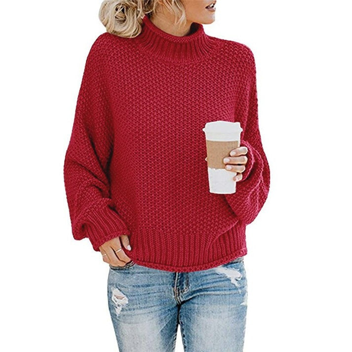 Detaljebillede af en blød strikket rullekrave sweater til kvinder. Viser den fine tekstur og varme.