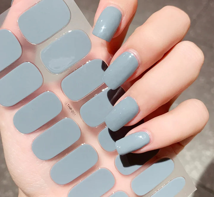 Stilfulde mønstre på QuickGlam gel-neglestickers for en unik og personlig manicure.