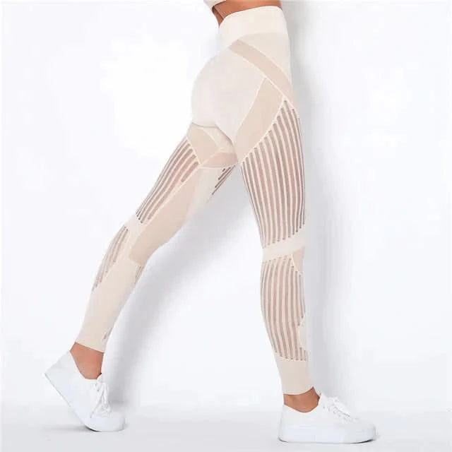 Kvinder anti-cellulite kompressionsleggings. Udglattende sort træningstøj med støtte til yoga & fitness.