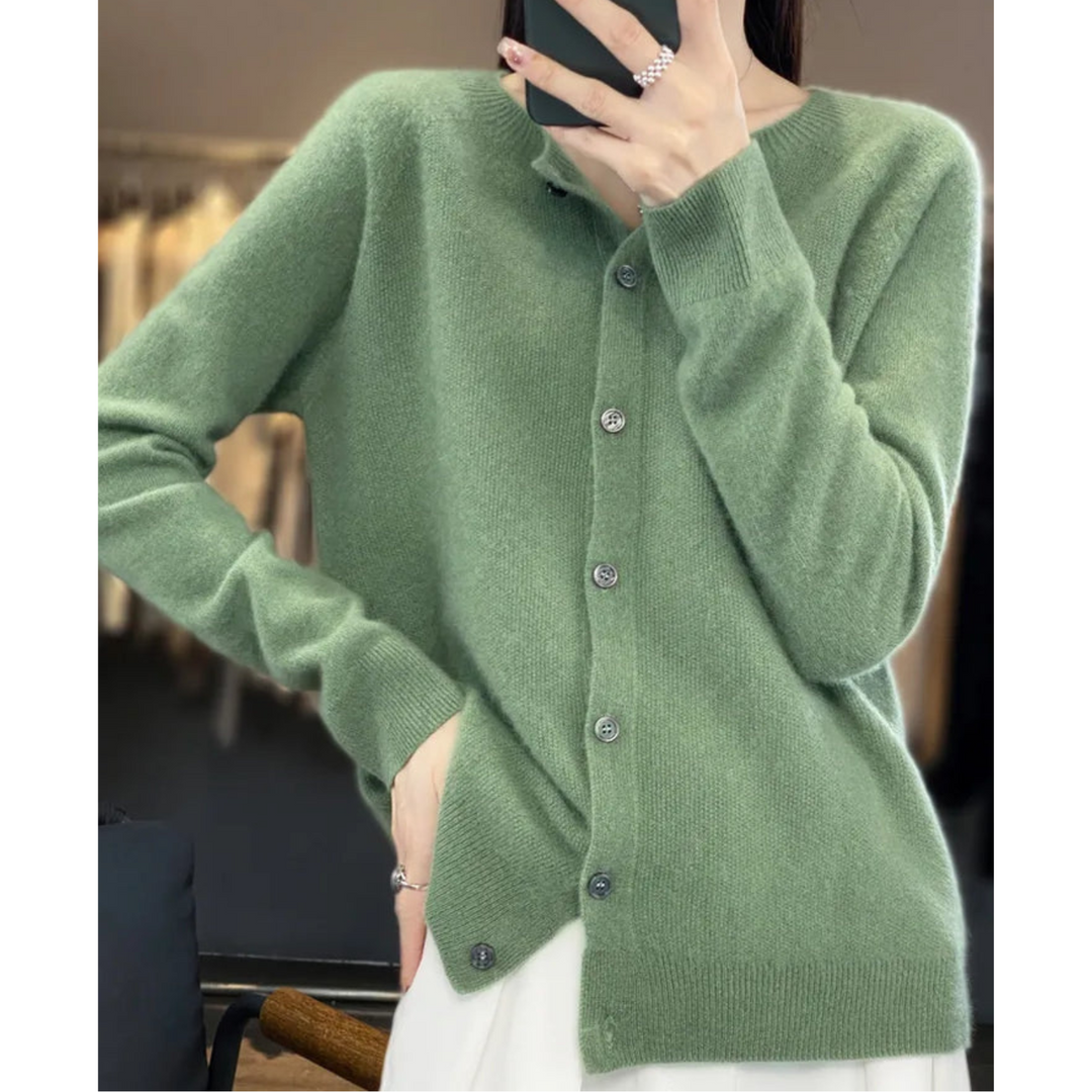 Komfortabel dametøj cardigan med rund hals, perfekt som overgangsjakke.