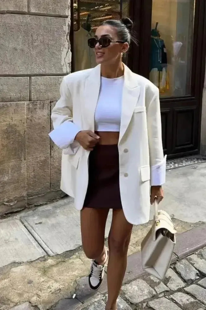 Alsidig fest blazer til kvinder. En elegant jakke der løfter ethvert outfit.