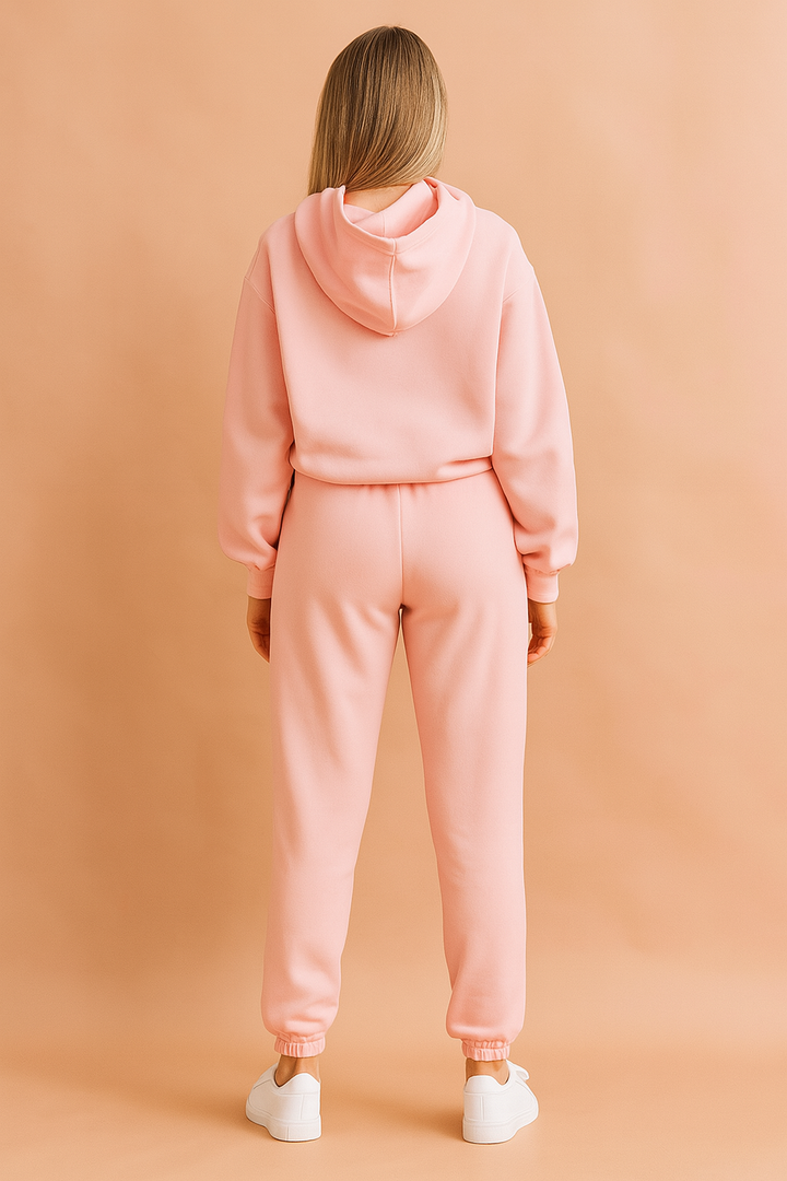 Alsidigt kvindesæt: Marlee sweatshirt og bukser til både afslapning, fritid og en trendy hverdagsstil.