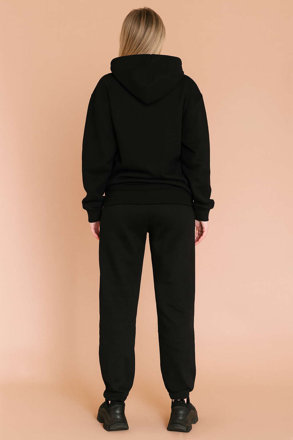 Elegante kvindersæt: Marlee sweatshirt og bukser kombinerer stil med komfort for moderne kvinder.