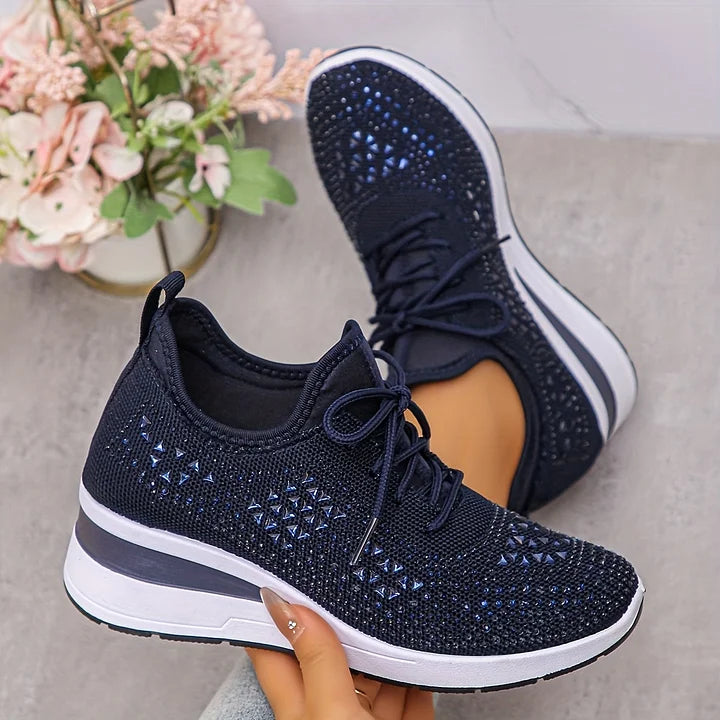 Ortopædiske kvinders sneakers for optimal komfort og støtte. Stilfulde med glimmer og rhinsten detaljer.
