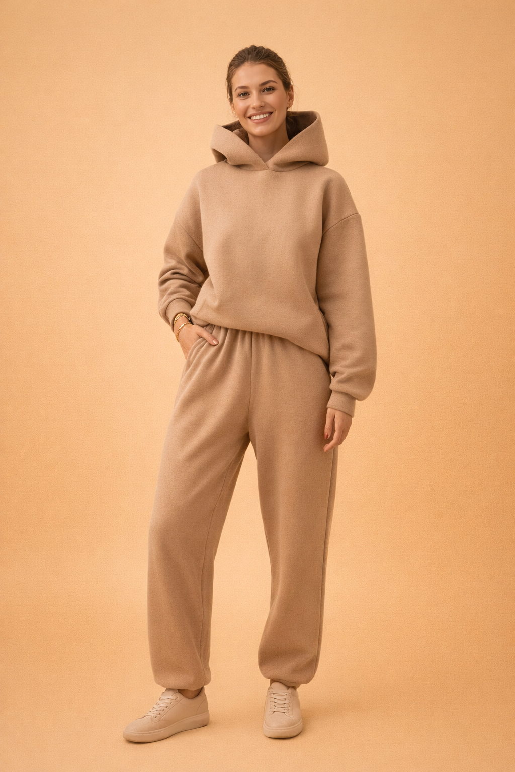 Trendy oversized sæt til kvinder med hættetrøje og sweatpants, perfekt til urban mode og afslappet look.