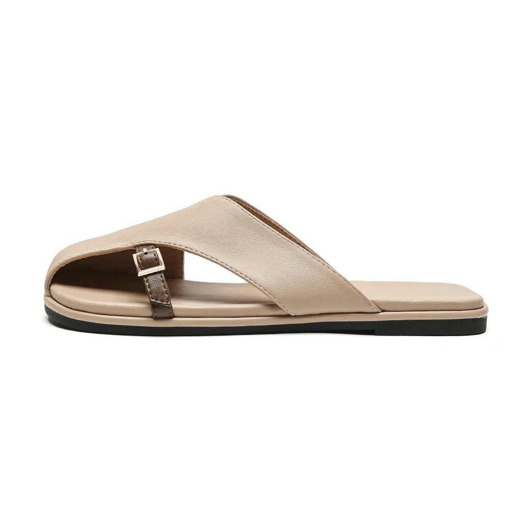 Trendy flade sandaler til kvinder. Fisherman stil med elegant krydsrem og behagelig pasform.