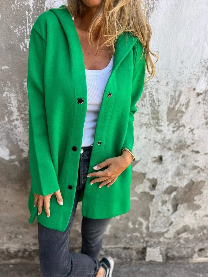 Komfortabel og chic hættecardigan for kvinder, med smukke knapper.
