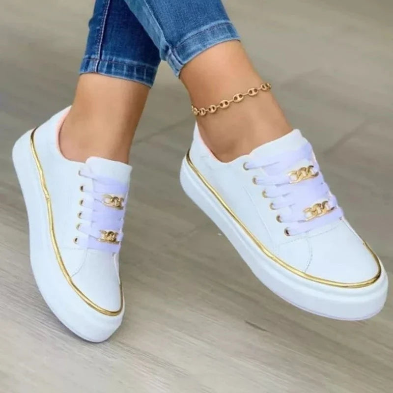 Afslappede snøresko til kvinder med flad sål. Ideelle forår/sommer sneakers med rund tå for komfortabel stil.