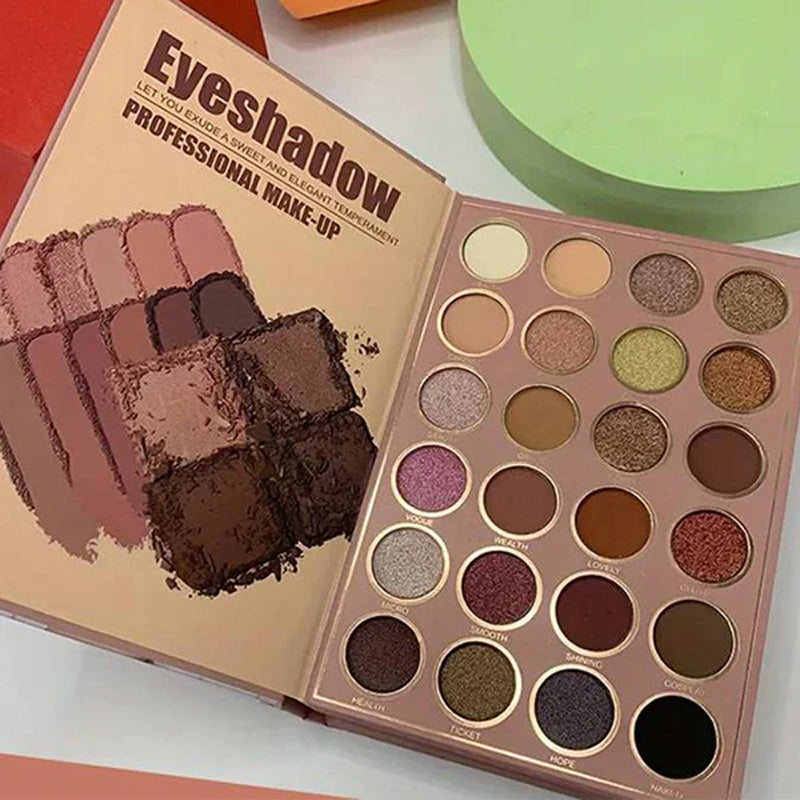 Stor øjenskyggepalette til kvinder, 67 farver inkl. matte og skinnende, perfekt til enhver lejligheds makeup.