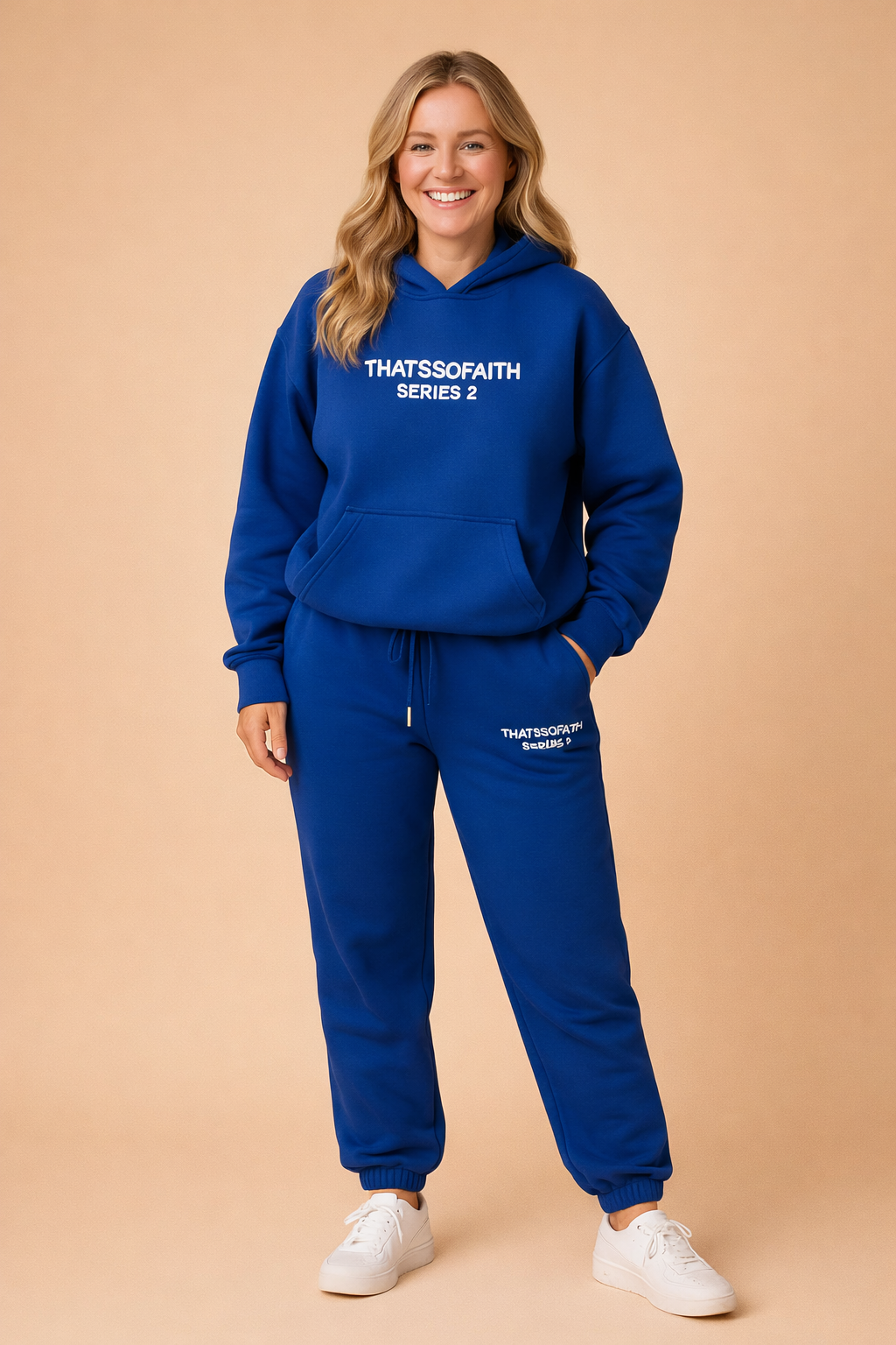 Lilla kvinders buksesæt med sweatshirt, et blødt og behageligt todelt sæt ideelt til afslapning.