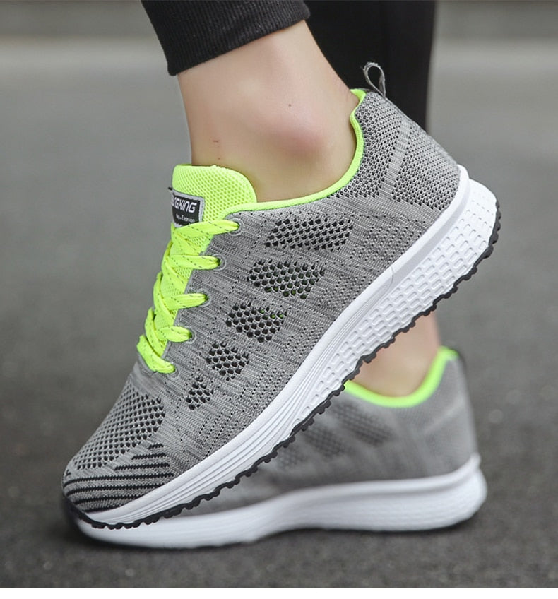 Åndbare letvægts sneakers for kvinder; perfekt til varmere vejr og hverdagssko. Komfortable.