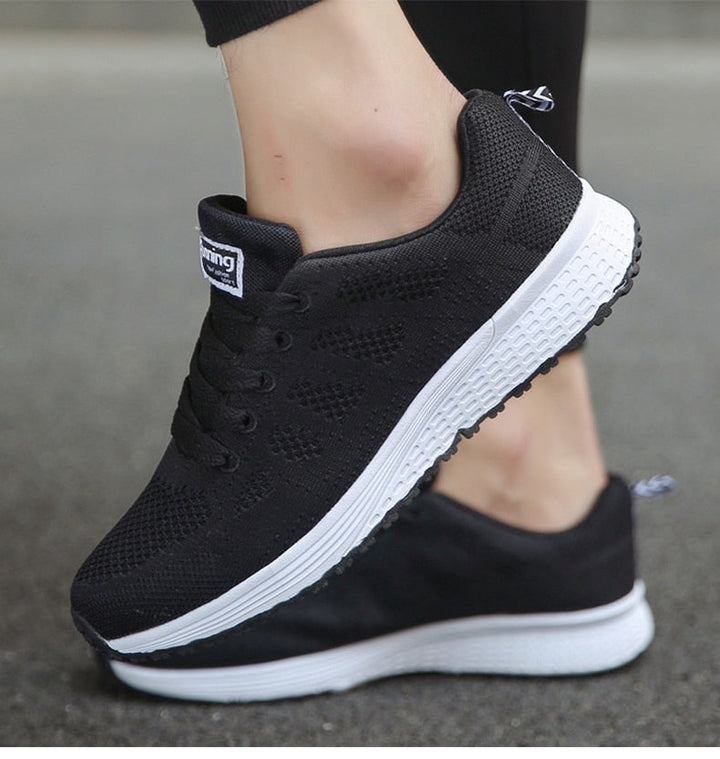 Stilfulde og åndbare letvægts sneakers til kvinder, komfortable hverdagssko hele året.