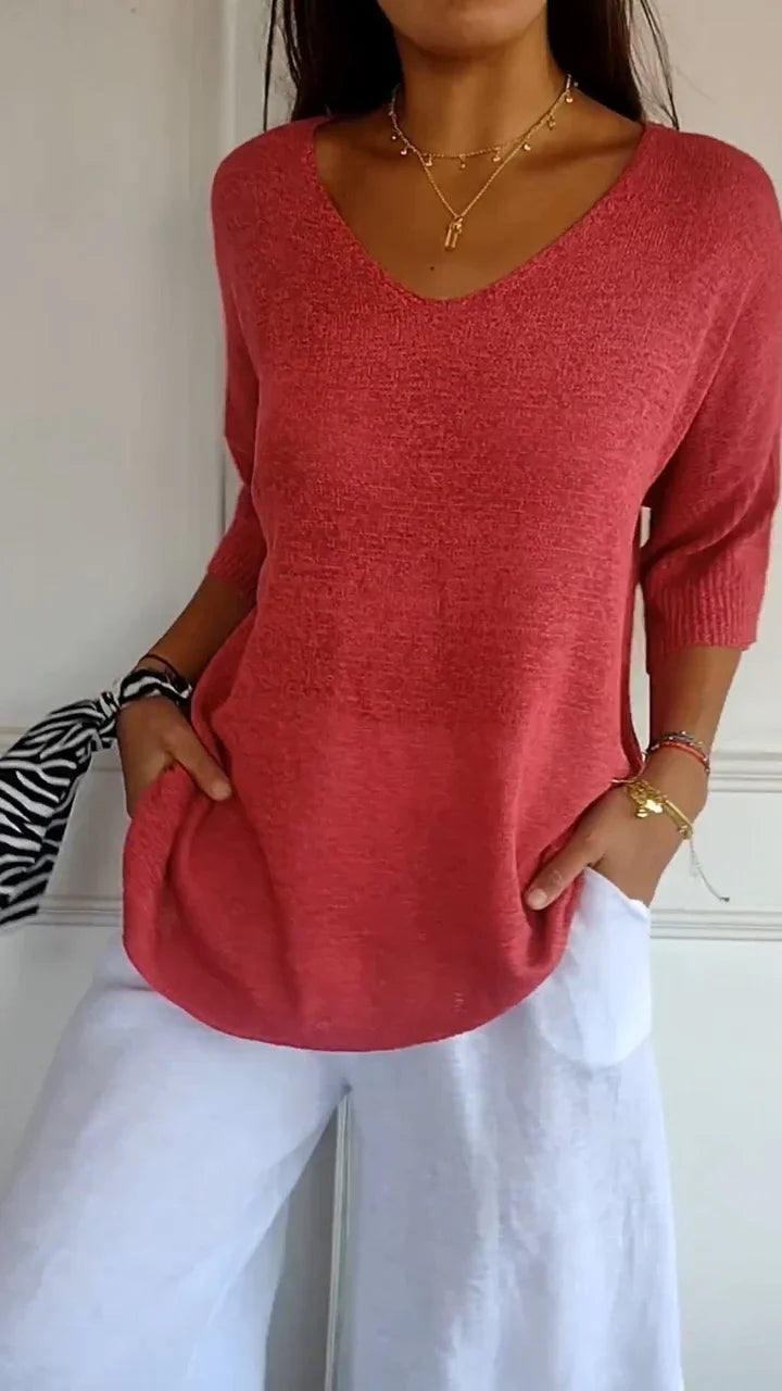 Kvinders monokrom V-hals strikket top, elegant sommertop perfekt til casual og arbejdstøj.