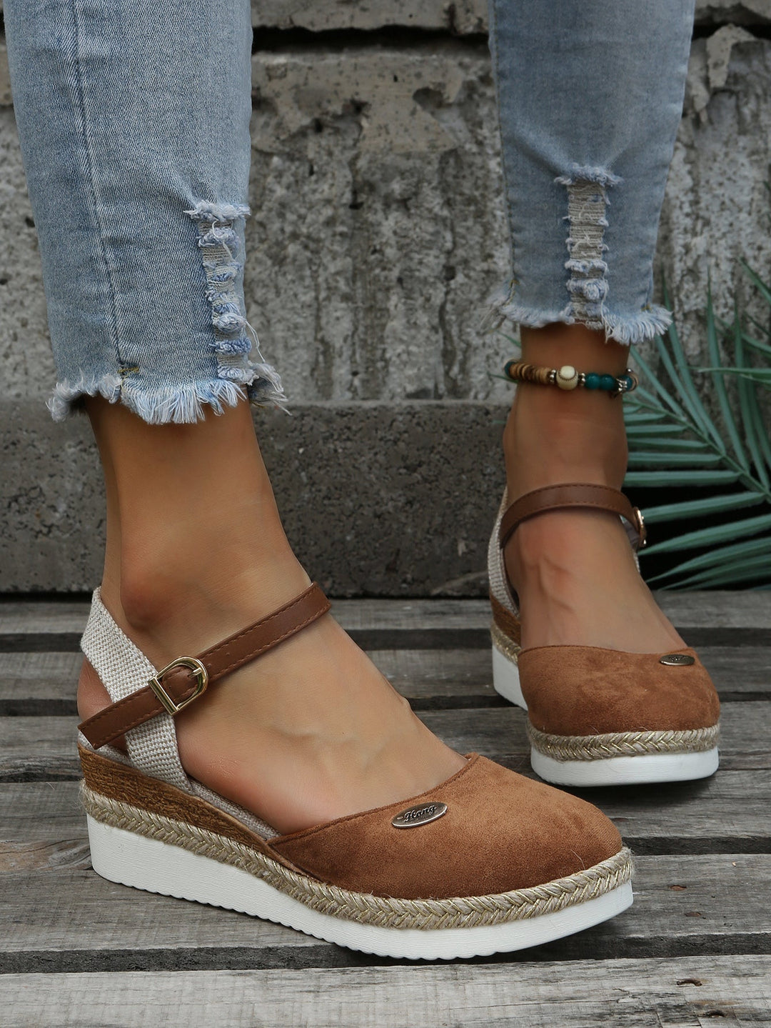 Komfortable og stilfulde kvinders ortopædiske espadriller i brun, ideelle til sommerdage.