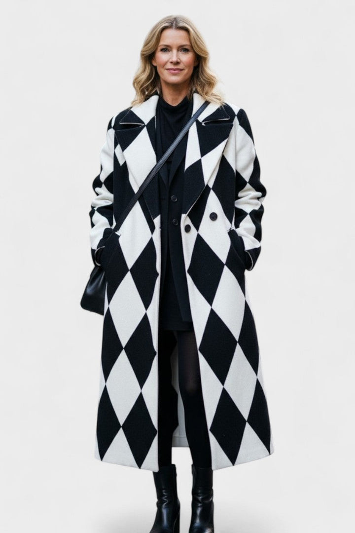 Komfortabel kvinders oversized jakke med mønstret design; ideel til en elegant og casual stil.