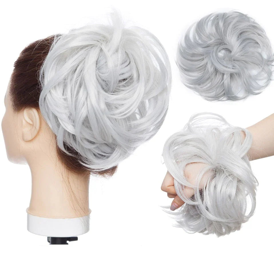 Det ultimative hårtilbehør: en fyldig hårknude scrunchie for perfekte, romerske frisurer.