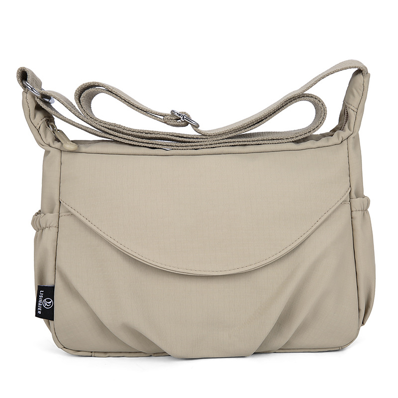 Stilfuld og alsidig hverdagstaske, kan bruges som crossbody eller skuldertaske.