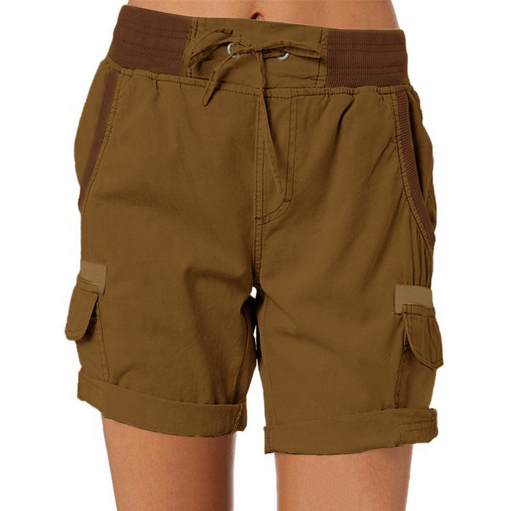 Forskellige farver kvindeshorts med høj talje. Sommerklar stilfuld mode til damer, komfortable fritidsshorts.