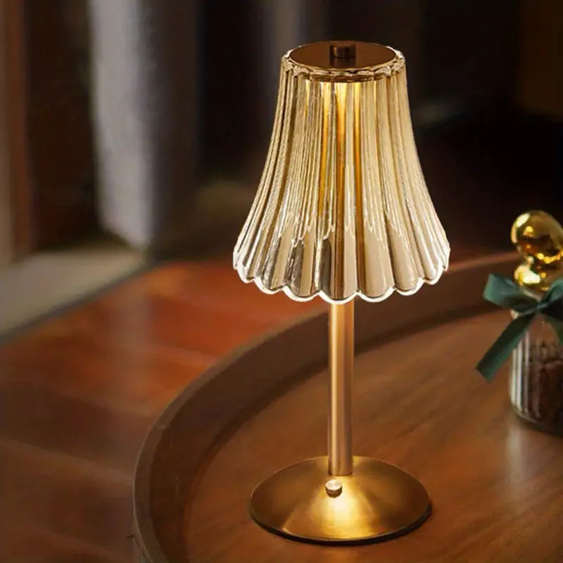 LED krystal bordlampe med 3 lysfarver; dæmpbar touch-funktion. Perfekt belysning til hyggelig indretning i hjemmet.