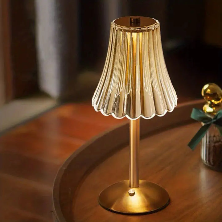 LED krystal bordlampe med 3 lysfarver; dæmpbar touch-funktion. Perfekt belysning til hyggelig indretning i hjemmet.