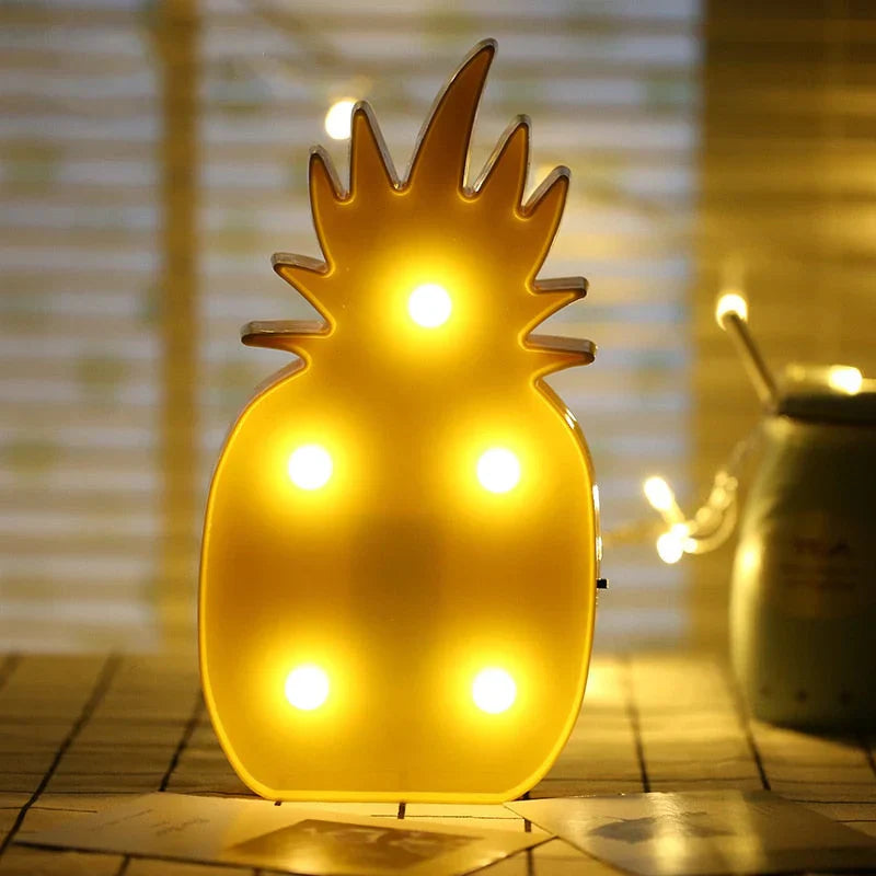 LED natlampe til børn – en lille, venlig figur, der lyser op i mørket. Perfekt gaveidé.