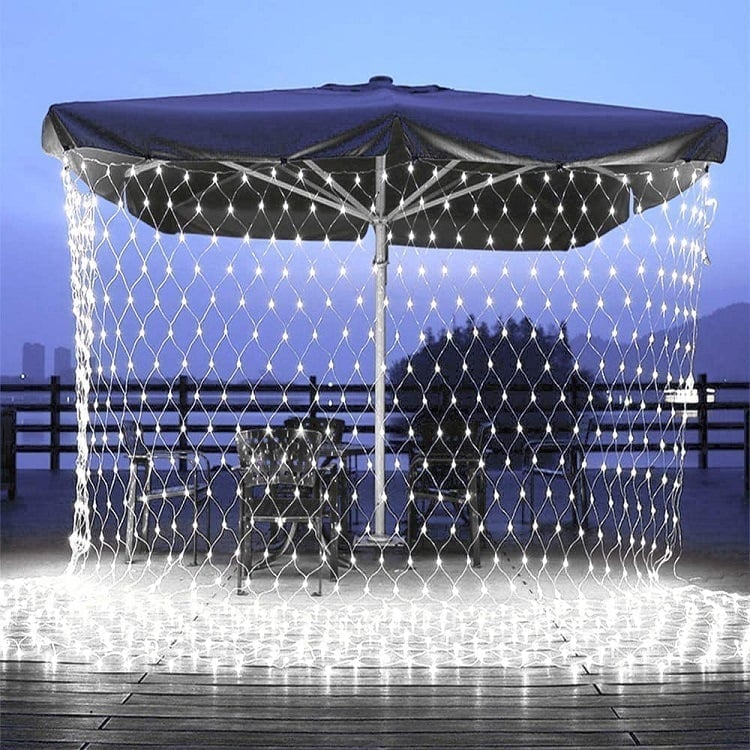 LED-netlys til udendørs brug med varm glød og 192 LED'er. Perfekt til haver og terrasser. Skab magisk atmosfære.