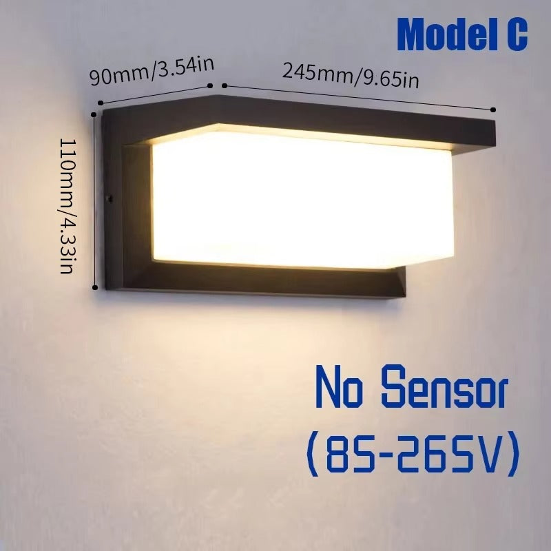 Klassisk retro LED væglampe. Udendørs belysning med bevægelsessensor til have og facade. Energieffektivt lys.