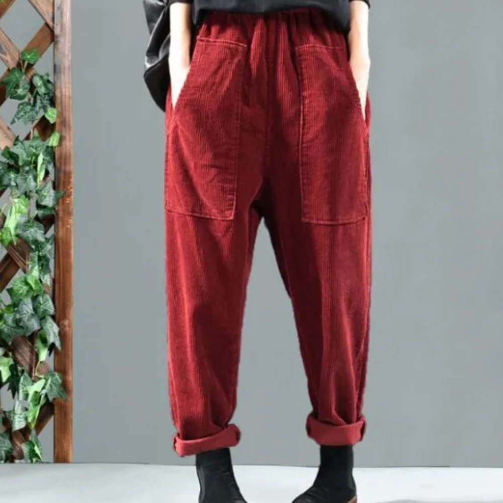 Løse fløjlsbukser til kvinder i sort, kaki og rød; blødt og slidstærkt kordstof; elegant til hverdag og fest.