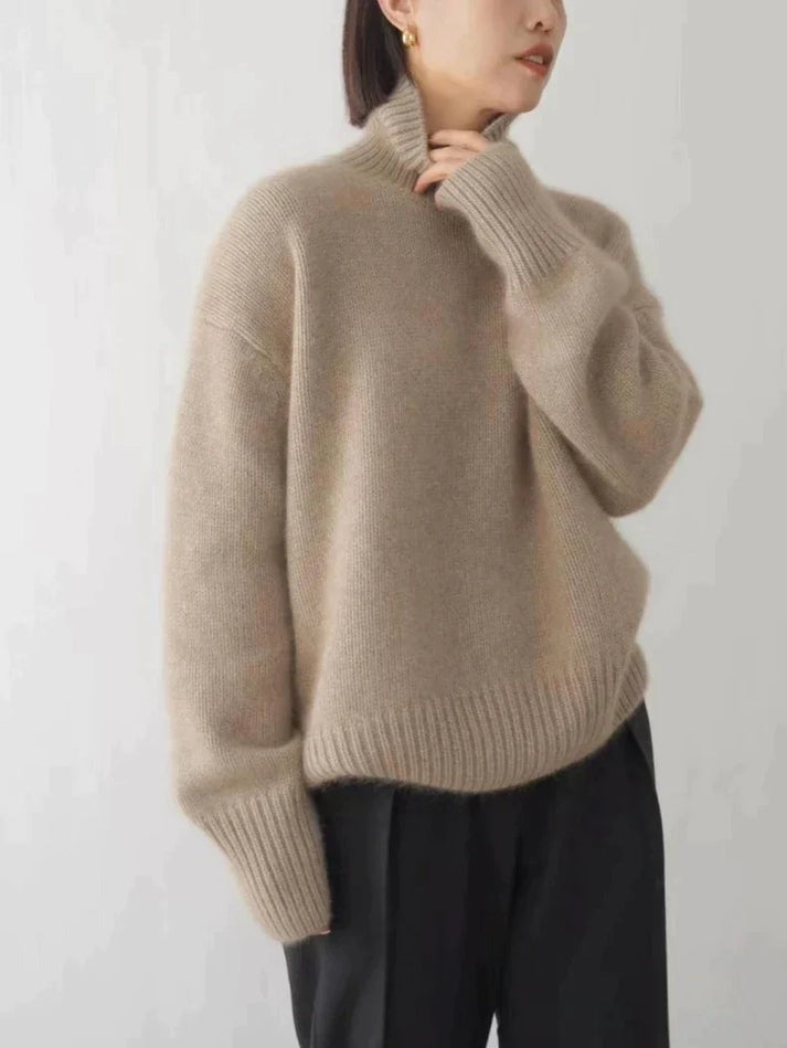 Eksklusiv cashmere rullekrave til kvinder. Den ultimative luksus og varme i en elegant vintertrøje.