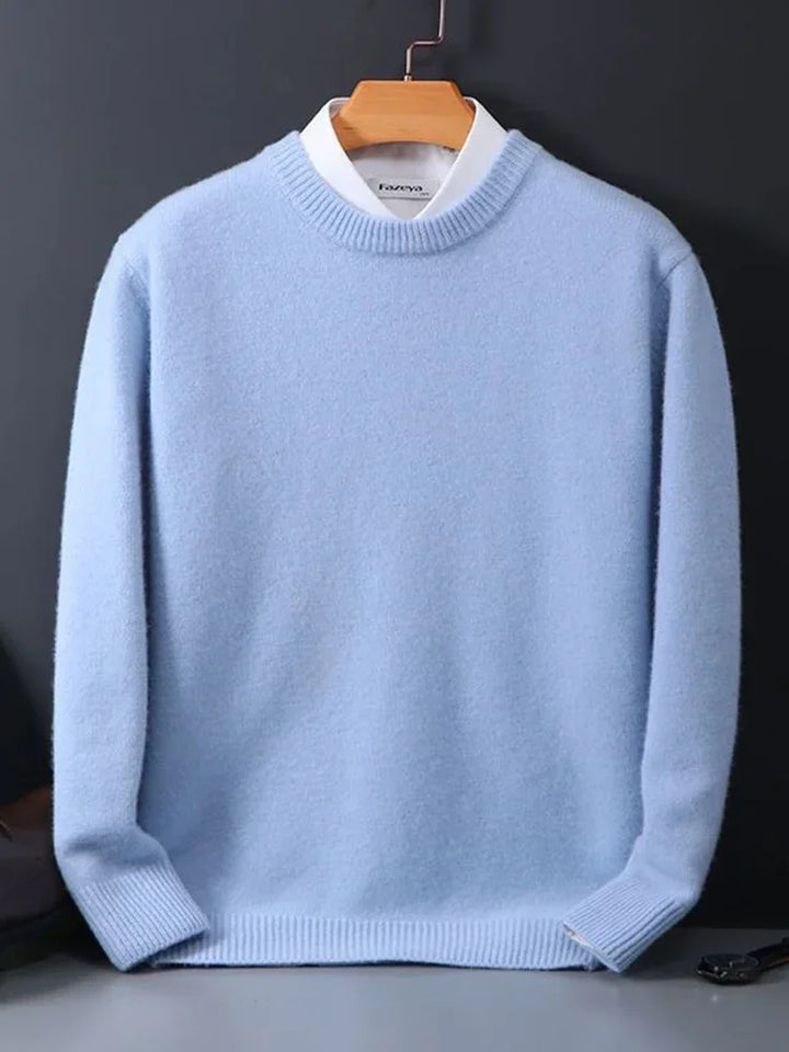 Luksuriøs cashmere trøje til kvinder, viser stilrent design i lys beige farve, ideel til både hverdag og fest.