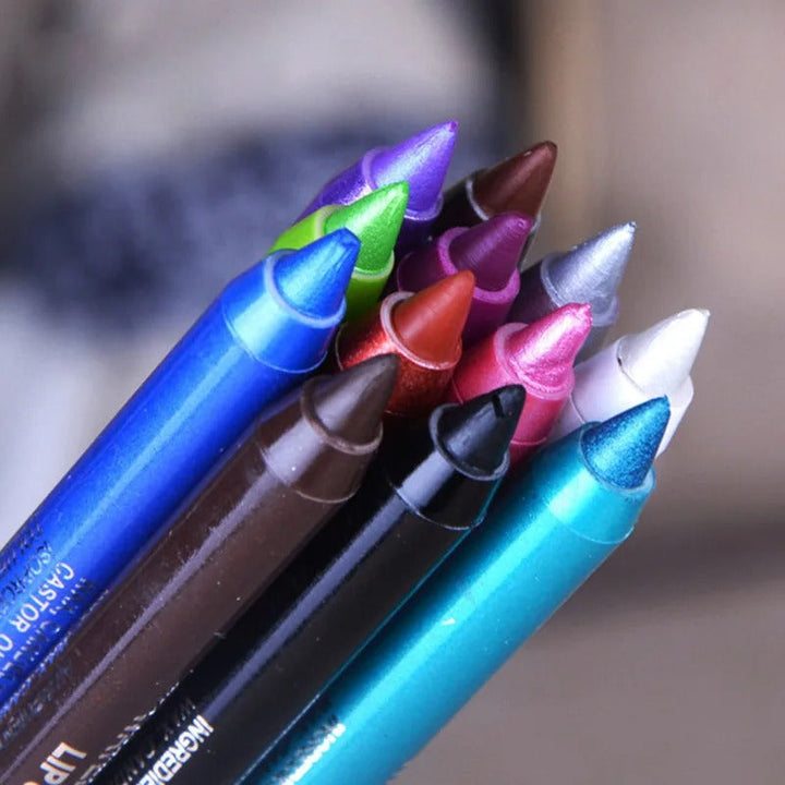 Alsidig LuminaLuxe øjenmakeup pen, vandfast og smudgefri til perfekte linjer og definerede øjne.