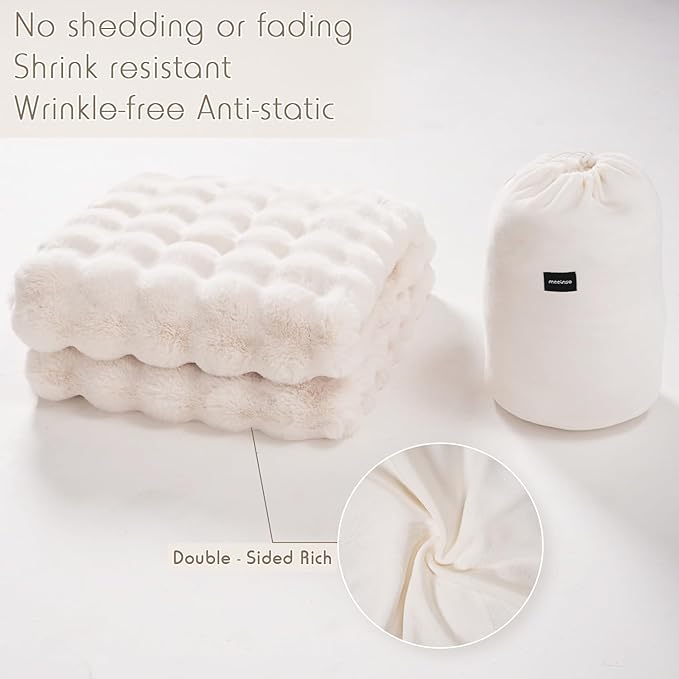 Ultimativ hygge med LuxeNest. Et varmt velour tæppe til hjemmet.
