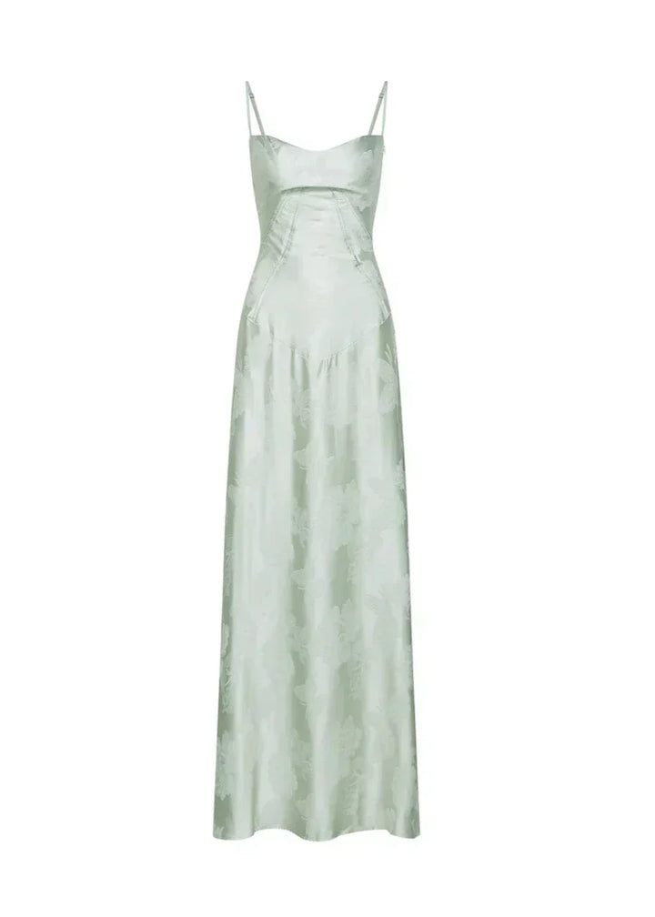Glansfuld lysegrøn stropløs festkjole i satin, lang maxikjole med chic look.