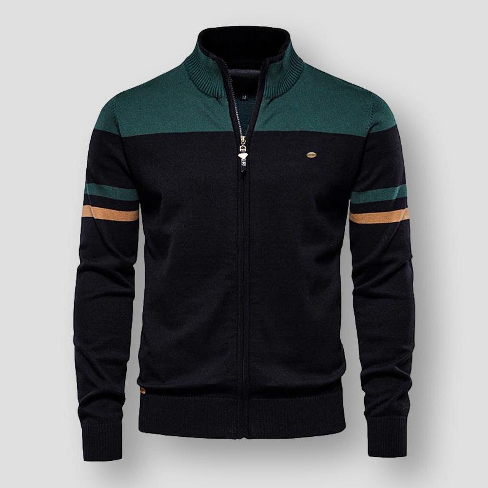 Arlo vinterjakke til mænd, set fra siden, i moderne streetstyle. Varm og stilfuld herrejakke perfekt til fritid.