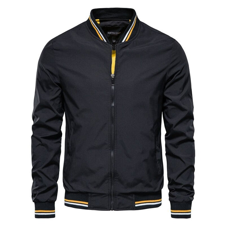 Stilfuld Declan slim fit bomberjakke til mænd. Perfekt herremode overtøj til forår og efterår.