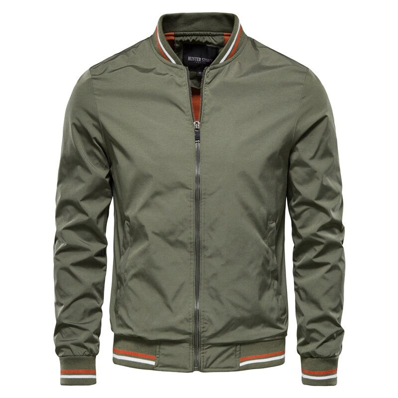 Casual Declan herre bomberjakke i slim fit. Moderne jakke til herre, ideel til et hverdag outfit.