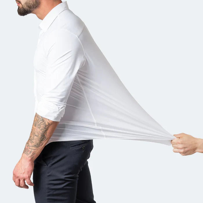 Komfortabel mænds skjorte: Elastisk, glat og antiperspirant for en frisk følelse hele dagen.