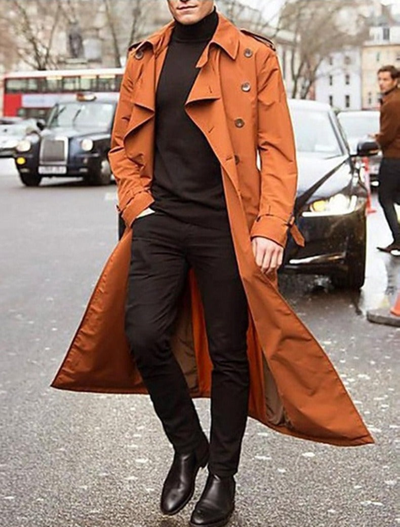 Mænds klassisk trenchcoat med bælte og dobbeltradet lukning, perfekt til business eller hverdag.