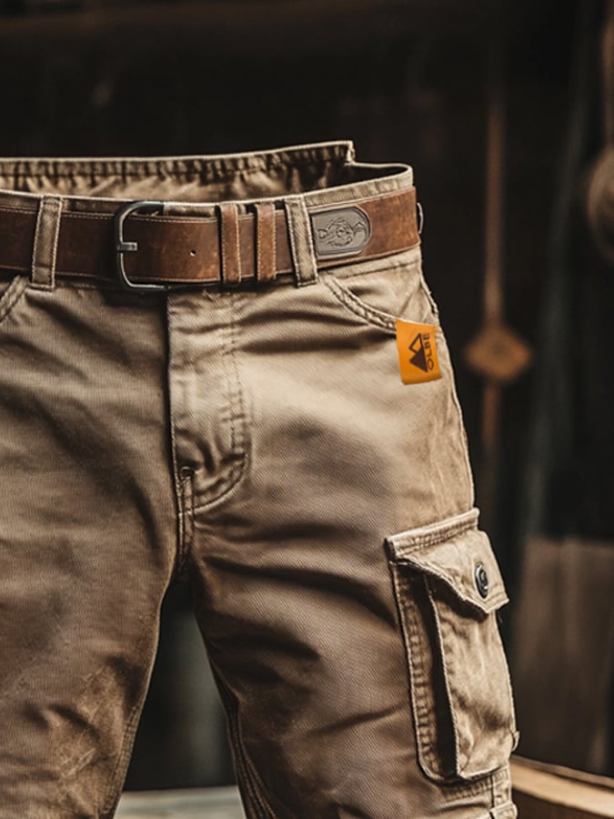 Holdbare mænds arbejdsshorts, komfortable og moderne. Perfekte funktionelle shorts til hverdag og udendørs aktiviteter.